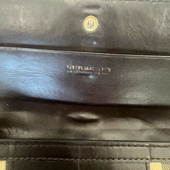 Burberry Haymarket Check Zip Around Wallet - Picture 4 of 11